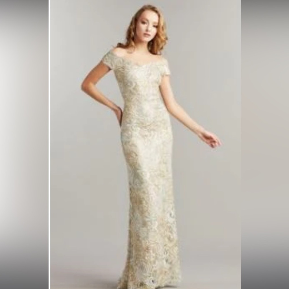 Tadashi Shoji Evening gown